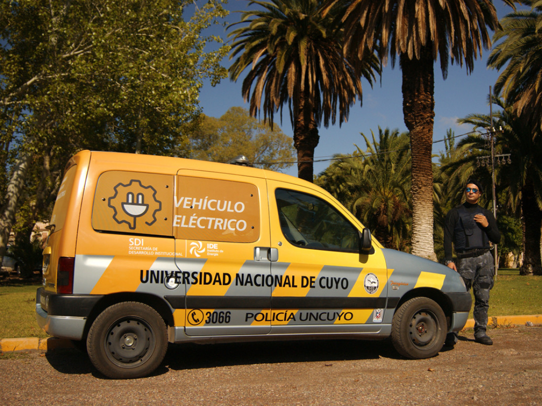 La UNCuyo convirtió un auto común en un vehículo eléctrico 