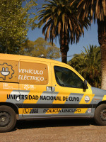 La UNCuyo convirtió un auto común en un vehículo eléctrico 