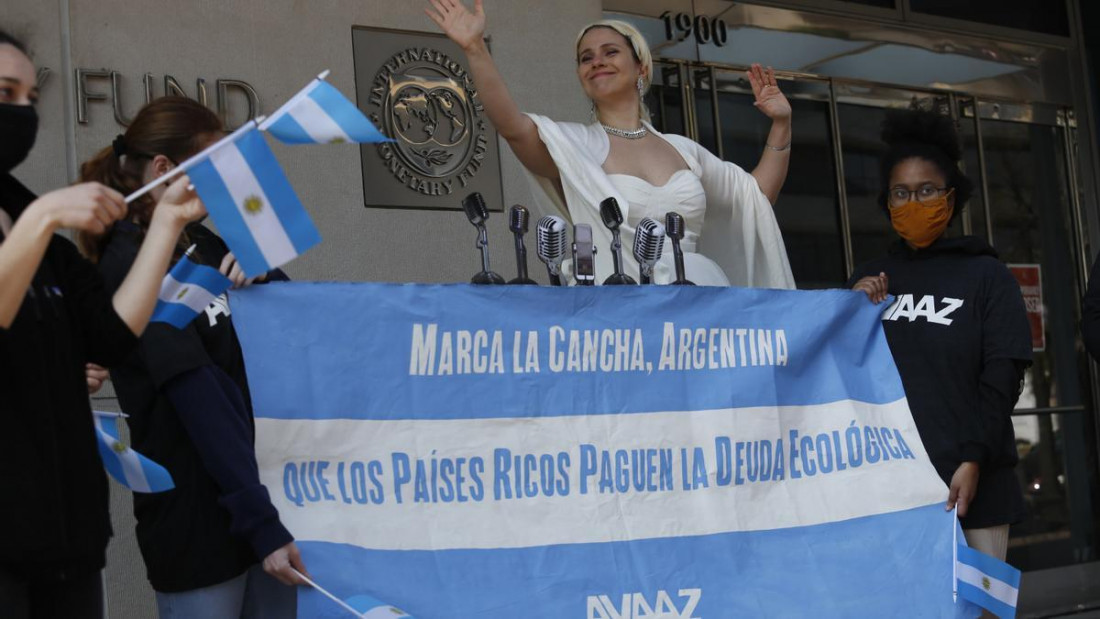 Canjear deuda por acciones climáticas, la propuesta de una ONG argentina al FMI 