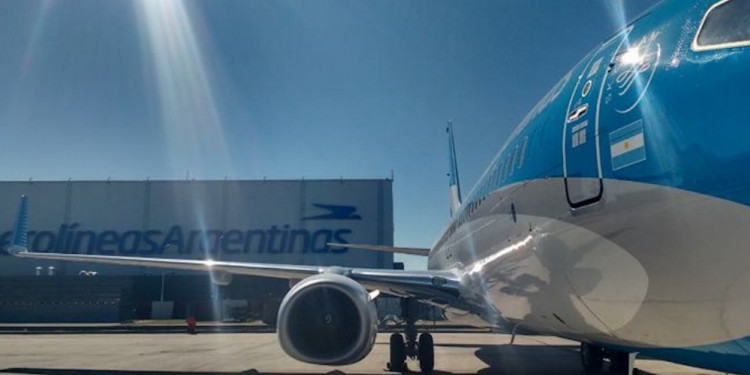 Cancelaron vuelos de Aerolíneas para reparar aviones dañados por granizo