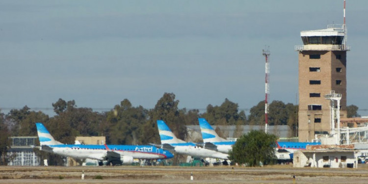 Paro: el acatamiento de los pilotos aéreos es del 100 por ciento