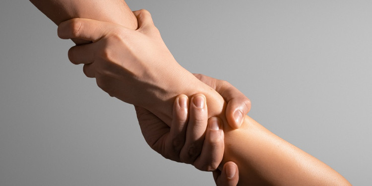 Hablar sobre suicidio, la mejor forma de ayudar a prevenirlo