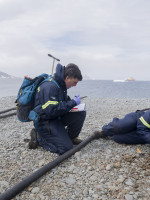 Realizan un mapeo de las bases antárticas para detectar y biorremediar hidrocarburos en el suelo