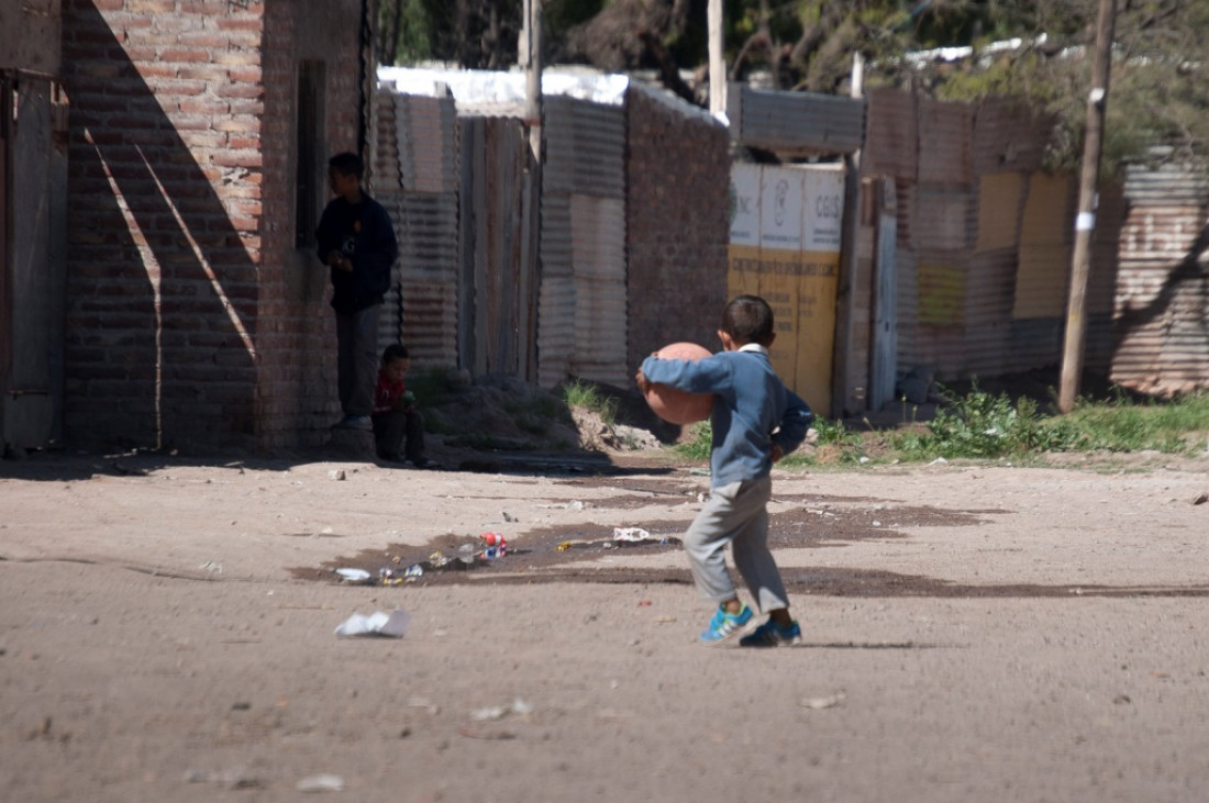 La pobreza alcanza a casi la mitad de los niños del país