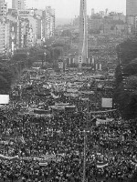 Un recorrido por las políticas de derechos humanos que sostienen la democracia hace 42 años
