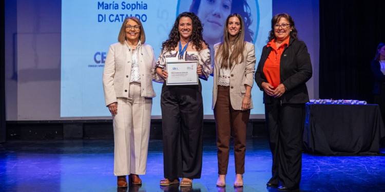 Investigadora del CONICET Mendoza recibió el premio "Jóvenes Mendocinos Destacados" 