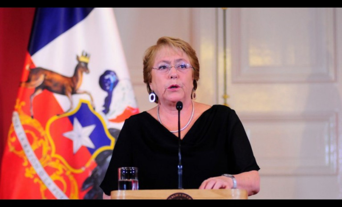 Bachelet, a días de dejar el poder, busca reformar la Constitución chilena