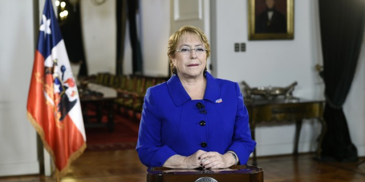 Bachelet presenta ante el Congreso su proyecto de educación gratuita
