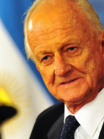  Cambios en la FF. AA.: "Hay que modificar algunas normas"