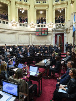 El DNU sigue vigente: qué pasa si también es rechazado en Diputados