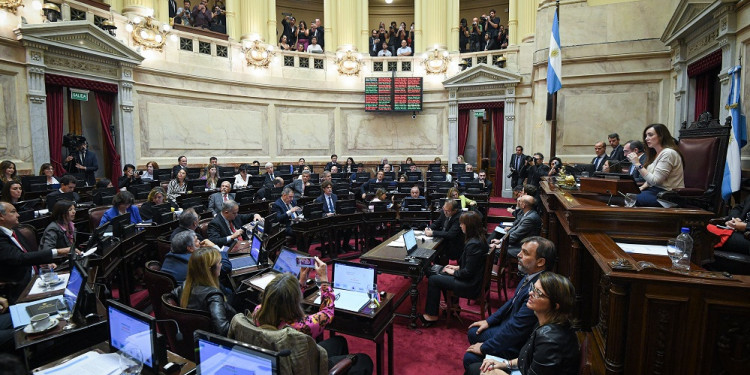 El DNU sigue vigente: qué pasa si también es rechazado en Diputados