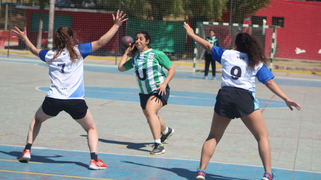 BALONMANO FEMENINO: A LA FINAL CON AUTORIDAD