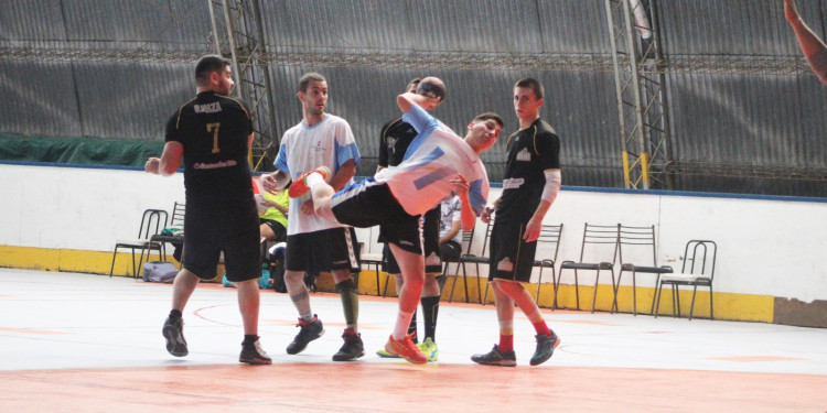 BALONMANO MASCULINO: MAZA SE METIÓ EN LA FINAL