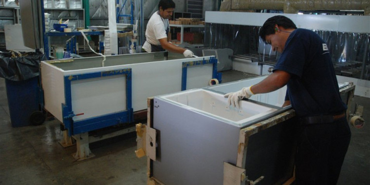 Por las importaciones, Heladeras Bambi suspende a sus 600 trabajadores