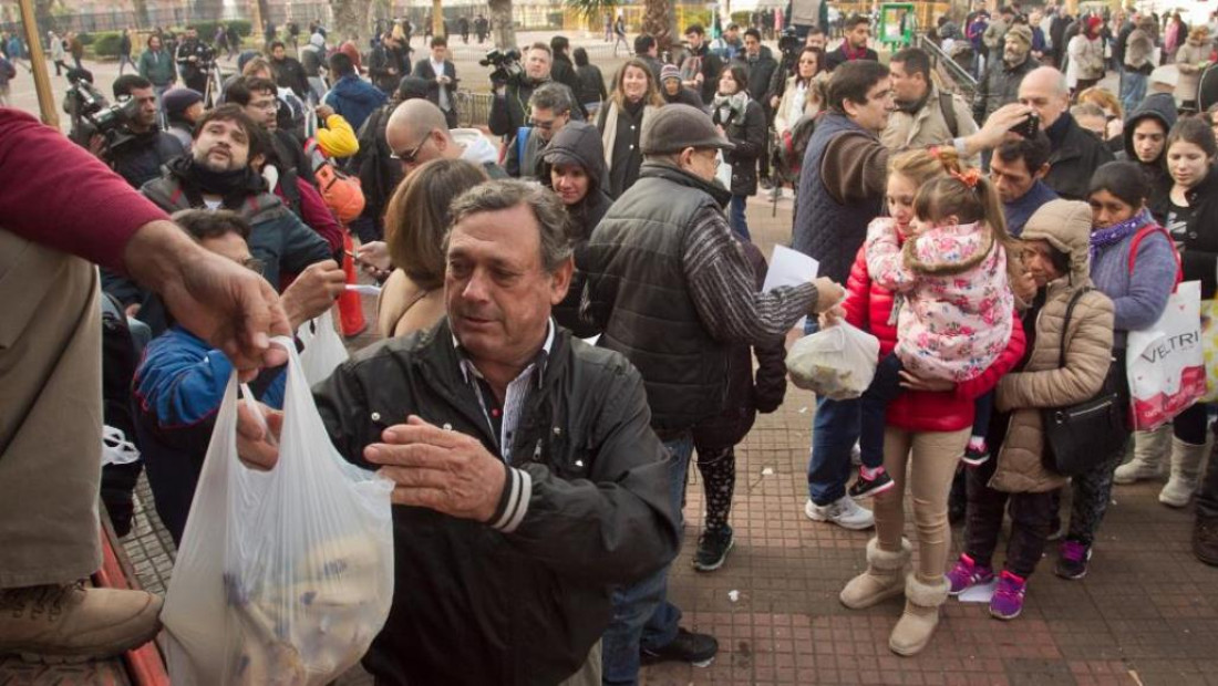 "Bananazo" en Plaza de Mayo en contra de las importaciones