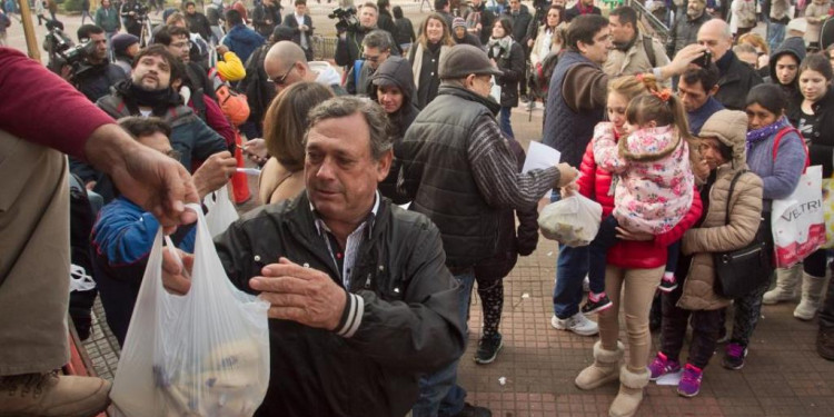 "Bananazo" en Plaza de Mayo en contra de las importaciones