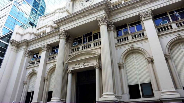 imagen Pese a la intervención del Central, el dólar superó su récord histórico