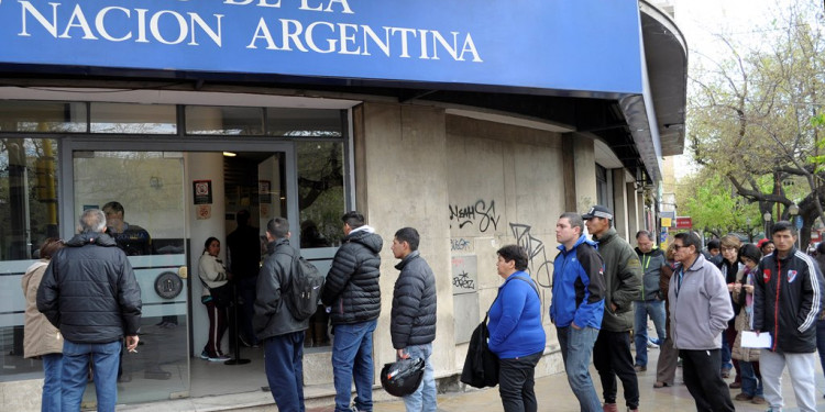 Este lunes 6 no abrirán los bancos