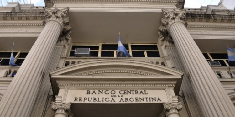 El Banco Central volvió a subir las tasas de interés para controlar la inflación