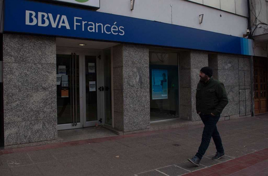 Giménez: "La actividad bancaria es nula y se replica en todo el país"