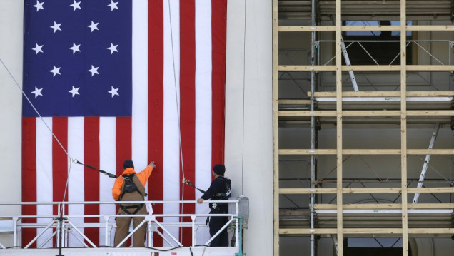 imagen Qué significan las cinco banderas que penden del Capitolio