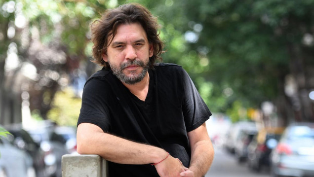 imagen Sebastián Basualdo: "La niñez se termina cuando te obligan a jugar el juego de otros"