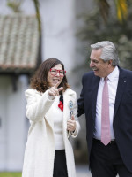 Batakis asume con la urgencia de negociar con el Club de París, definir tarifas y controlar la inflación
