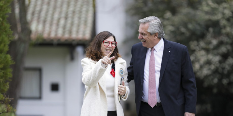 Batakis asume con la urgencia de negociar con el Club de París, definir tarifas y controlar la inflación