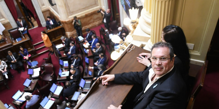 Prorrogan por 50 años asignaciones para sostener las bibliotecas populares, el cine, la música y el teatro
