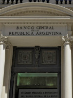 El Central redujo en medio punto porcentual la tasa de interés de la Lebac