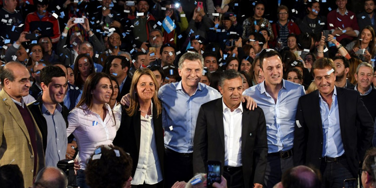 La lista de Cambia Mendoza y la "bendición" de Macri