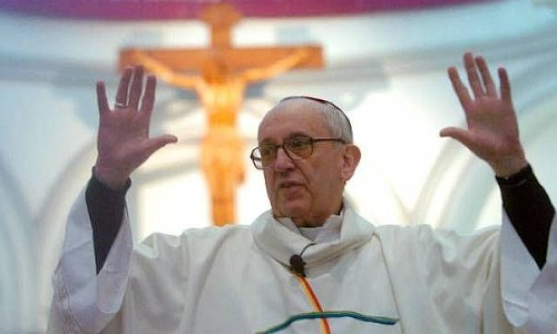 Citan a Bergoglio a declarar en la causa por robo de bebés durante la dictadura