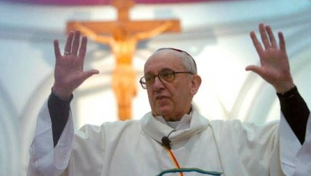 imagen Citan a Bergoglio a declarar en la causa por robo de bebés durante la dictadura