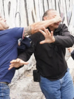 Brutal golpiza a Sergio Berni en una protesta por el chofer asesinado en La Matanza 