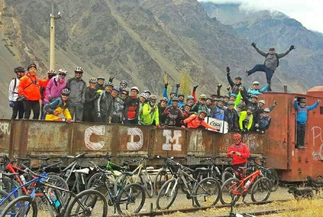 Bicicleteada en "grupete" por la montaña