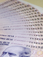 En agosto negociarán una suba para el salario mínimo