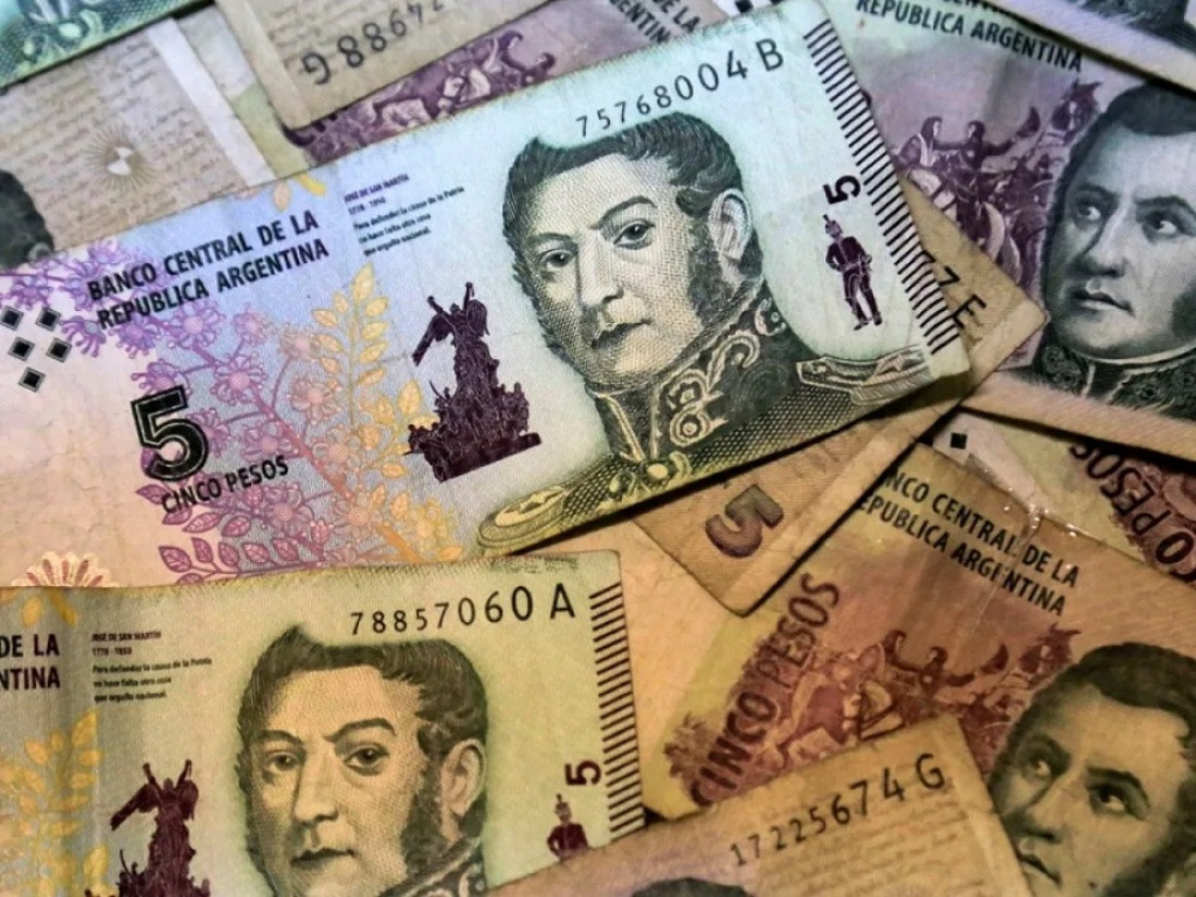 Chau a los billetes de cinco pesos