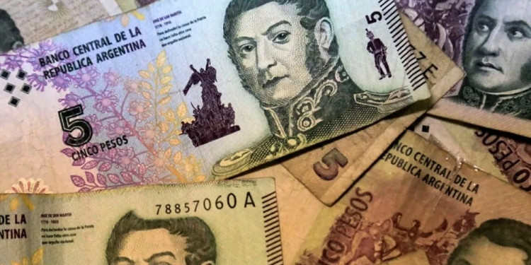 Chau a los billetes de cinco pesos