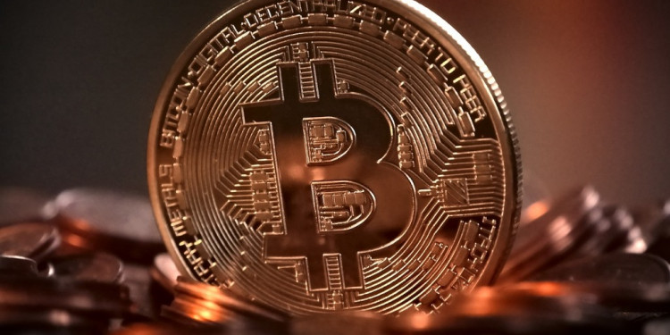 El bitcoin marca otro récord y se acerca a los USD 10 000