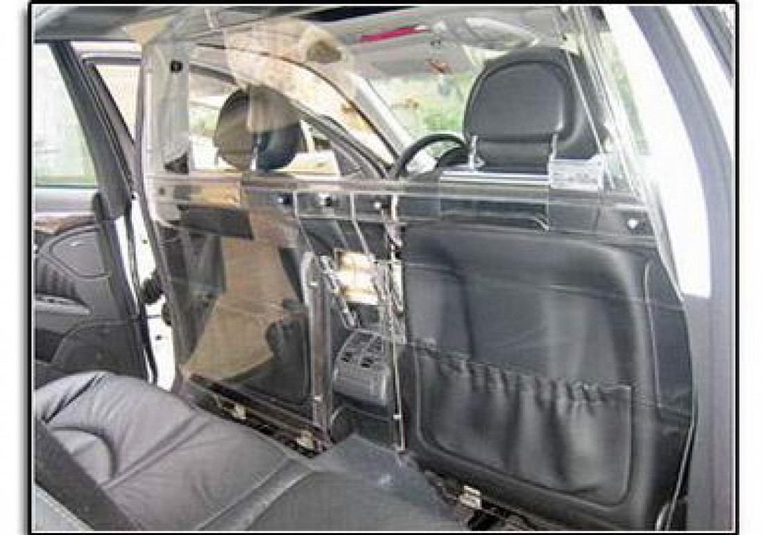 El Ministerio de Transporte dio más tiempo para colocar los blindex en los taxis