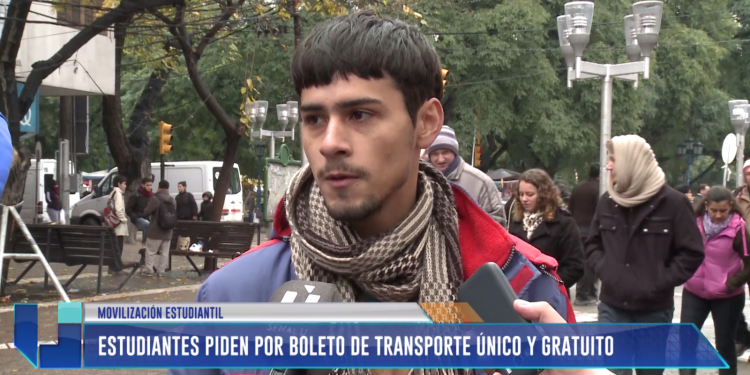 Estudiantes piden por el boleto de transporte único y gratuito