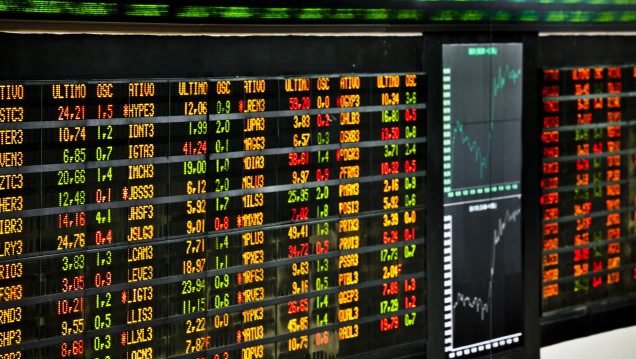 imagen Se desploman las bolsas del mundo y la libra tocó su mínimo desde 1985