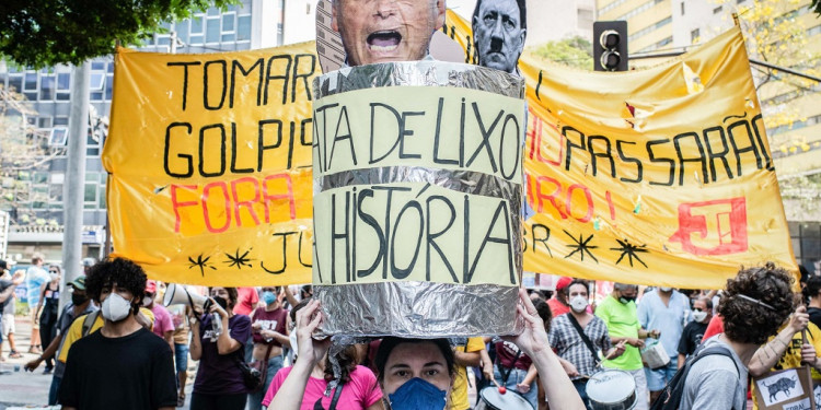 Especialistas y militantes advierten sobre la "radicalización" de la derecha en Brasil y Argentina
