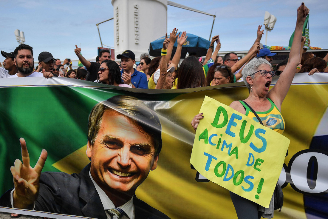 Bolsonaro saca ventaja pero habría balotaje