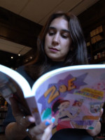 De la pantalla al papel: jóvenes que recomiendan libros y se convierten en escritores