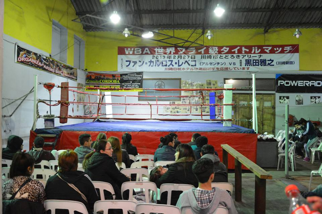 Noche de boxeo en Las Heras  