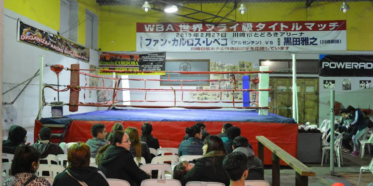 Noche de boxeo en Las Heras  