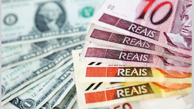 imagen Ganó Bolsonaro y acá cayó el dólar otros 22 centavos