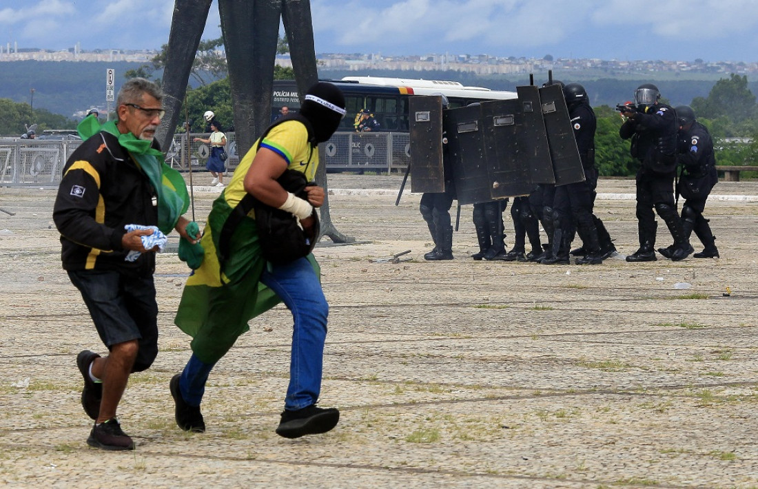 Al menos 400 personas quedaron detenidas por invadir edificios públicos en Brasilia