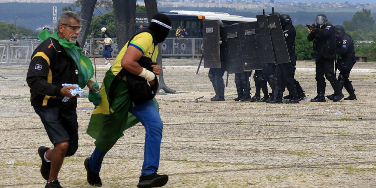 Al menos 400 personas quedaron detenidas por invadir edificios públicos en Brasilia